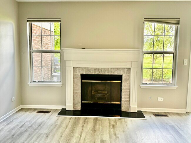 Building Photo - 1226 Clearview Ct