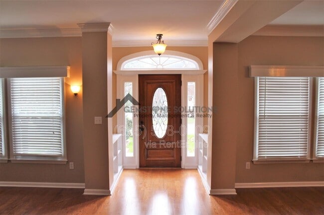 Building Photo - 430 Maplegrove Dr