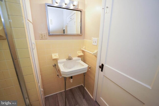 Building Photo - 101 Taylor Ave