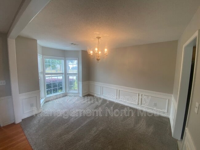 Building Photo - 9155 Friarbridge Dr