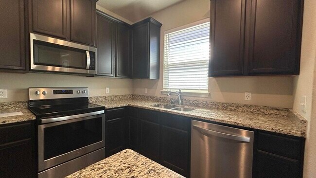 Building Photo - 6312 Juniper Vw