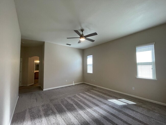 Building Photo - Senior Community for those 55+ Large 2 bedroom, 2 bath with bonus room!  All modern amenities!