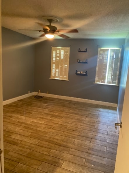 Building Photo - 4309 Woodland Dr