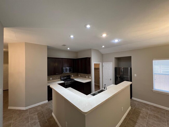 Building Photo - 922 Fulbourne Dr