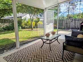 Building Photo - 708 Rambling Dr Cir