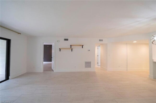 Building Photo - 17456 Silver Fox Dr