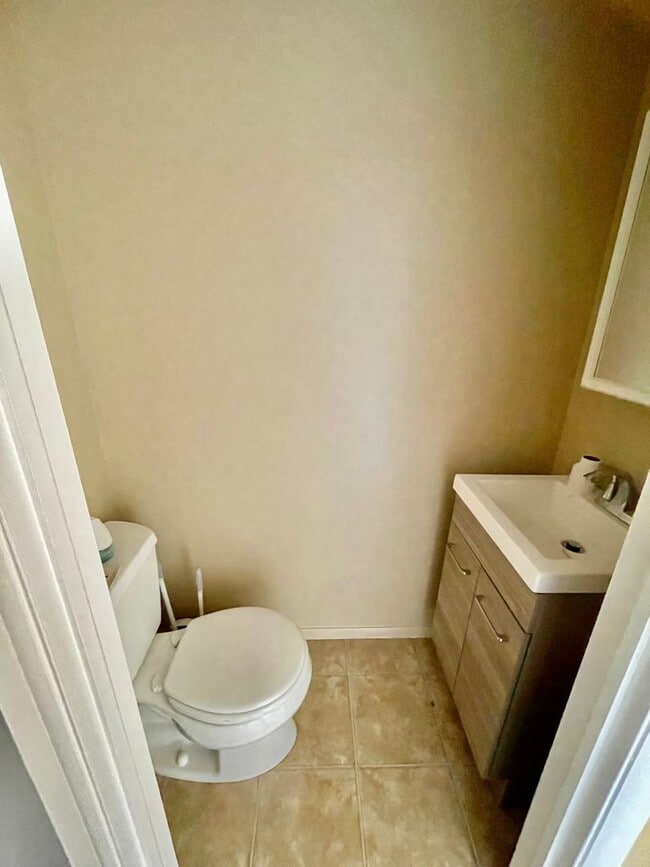 Building Photo - 3 Bed 1.5 Bath- Bridgeville PA