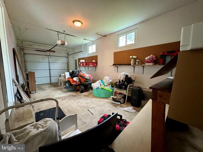 Building Photo - 13203 Hampshire Ct