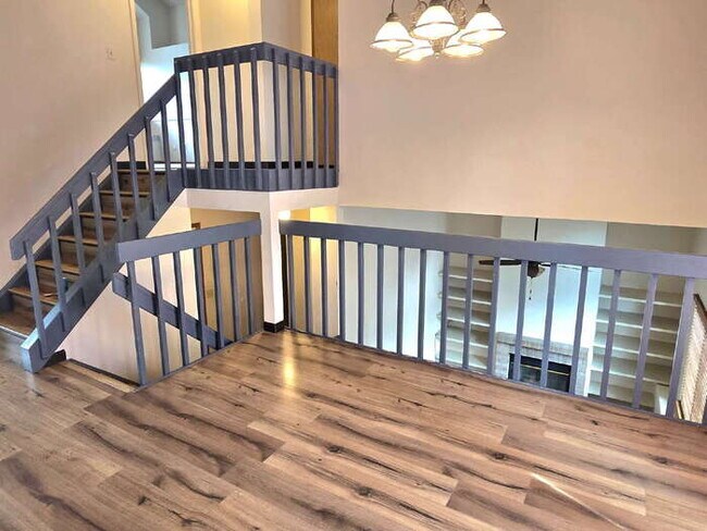 Building Photo - "Charming 4-Bedroom Retreat in Castle Rock with 2.5 Baths, Fenced yard, 2 car attached garage - Y...