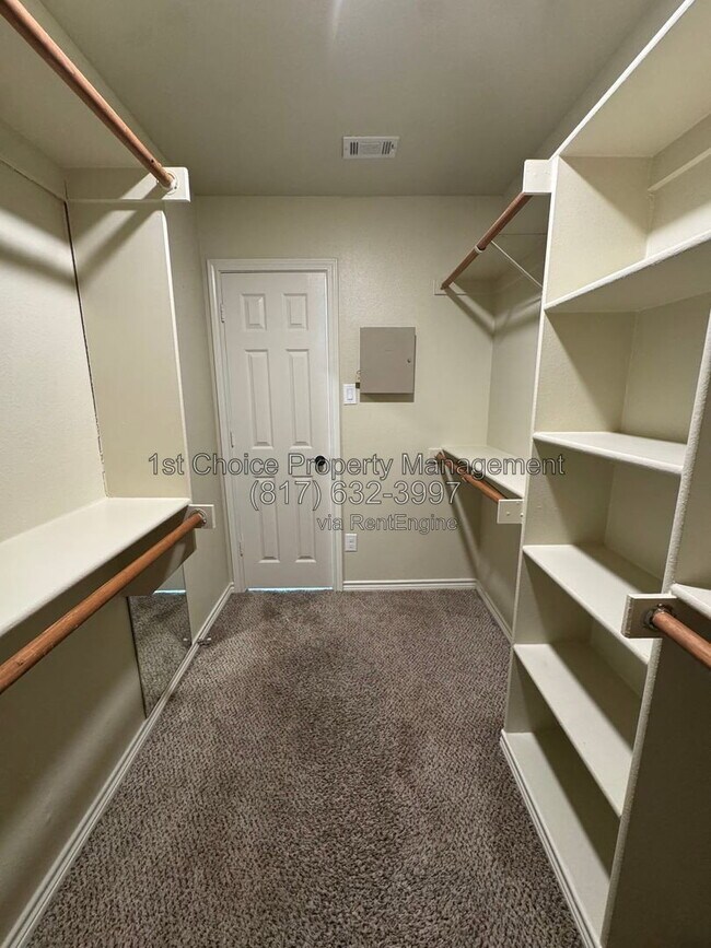 Building Photo - 3006 Upland Dr