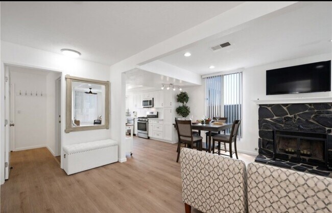 Building Photo - 1600 Crescent Heights St