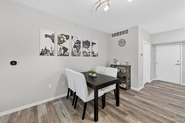 Building Photo - 293 N 2nd St