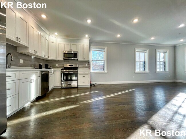 Building Photo - 20 Reedsdale St