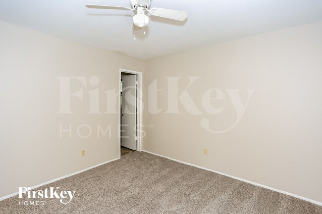 Building Photo - 302 Wildbriar Dr