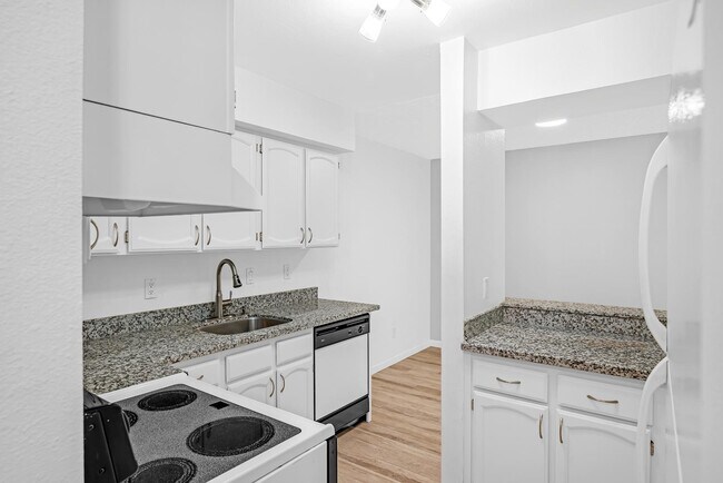 Building Photo - 165 Oddstad Dr