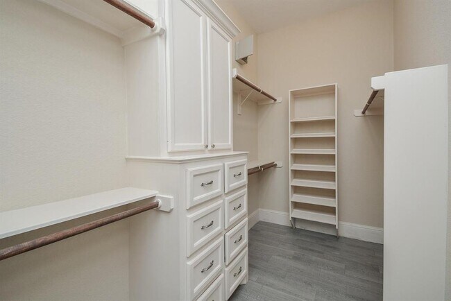 Building Photo - 1205 Aurora St