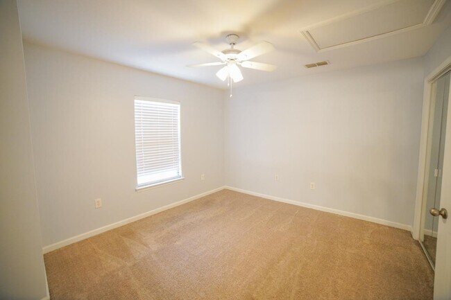 Building Photo - 741 White Dr