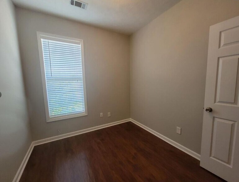 Building Photo - 3007 Kentmere Dr