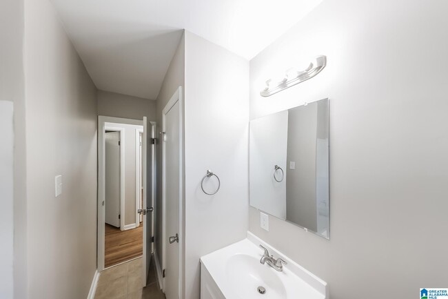 Building Photo - 1009 12th St