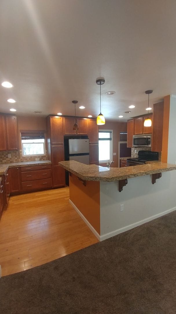 Building Photo - Charming Richland Home with Spacious Layou...