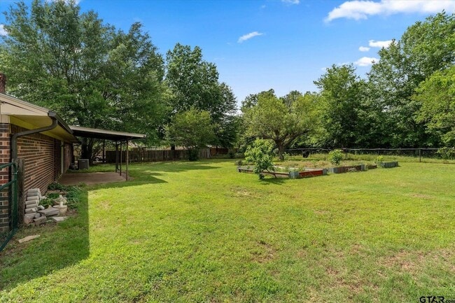 Building Photo - 524 Park Ln
