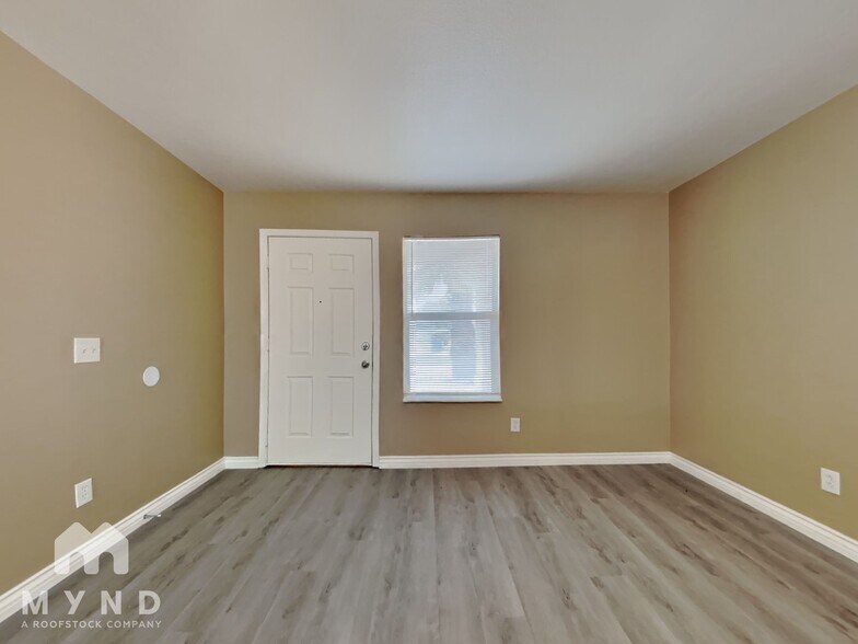 Building Photo - 11793 W Dahlia Dr