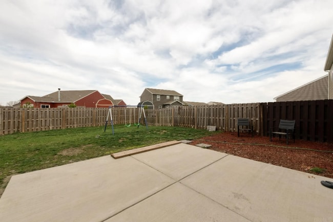 Building Photo - 4 Bedroom, Two Story House in Avalon Bluff...