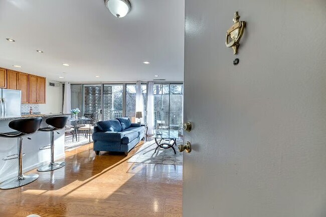 Building Photo - 4420 Briarwood Ct N