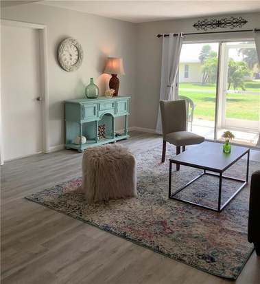 Building Photo - 18081 SE Country Club Dr