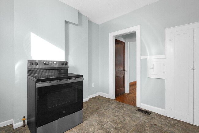 Building Photo - 1521-1523 Republic Ave