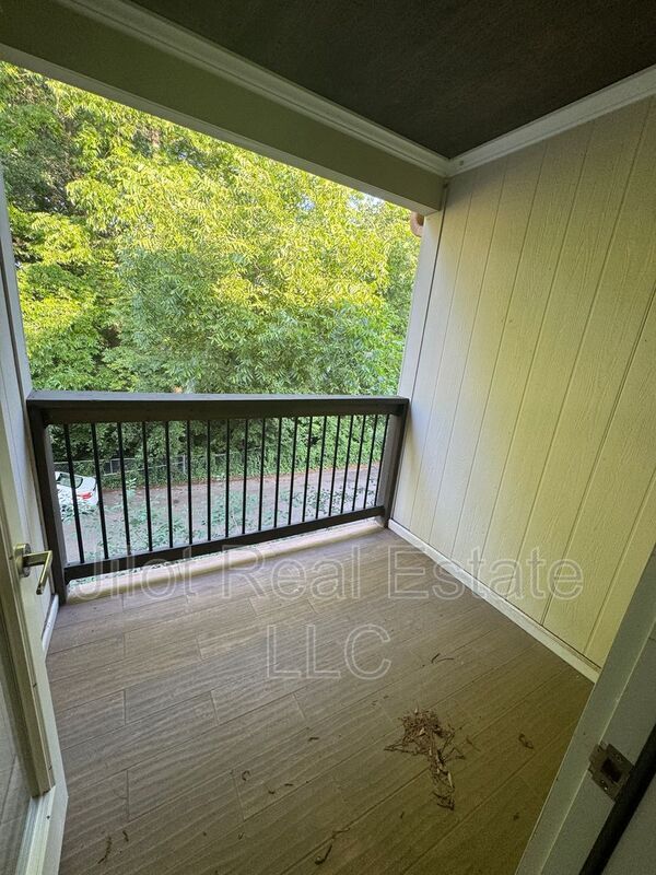 Building Photo - 1280 Dahlgren Lane