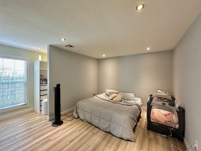Building Photo - Remodeled