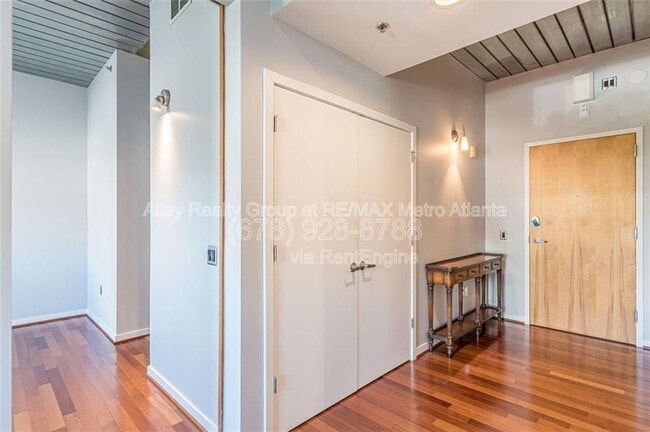 Building Photo - 620 Glen Iris Dr NE