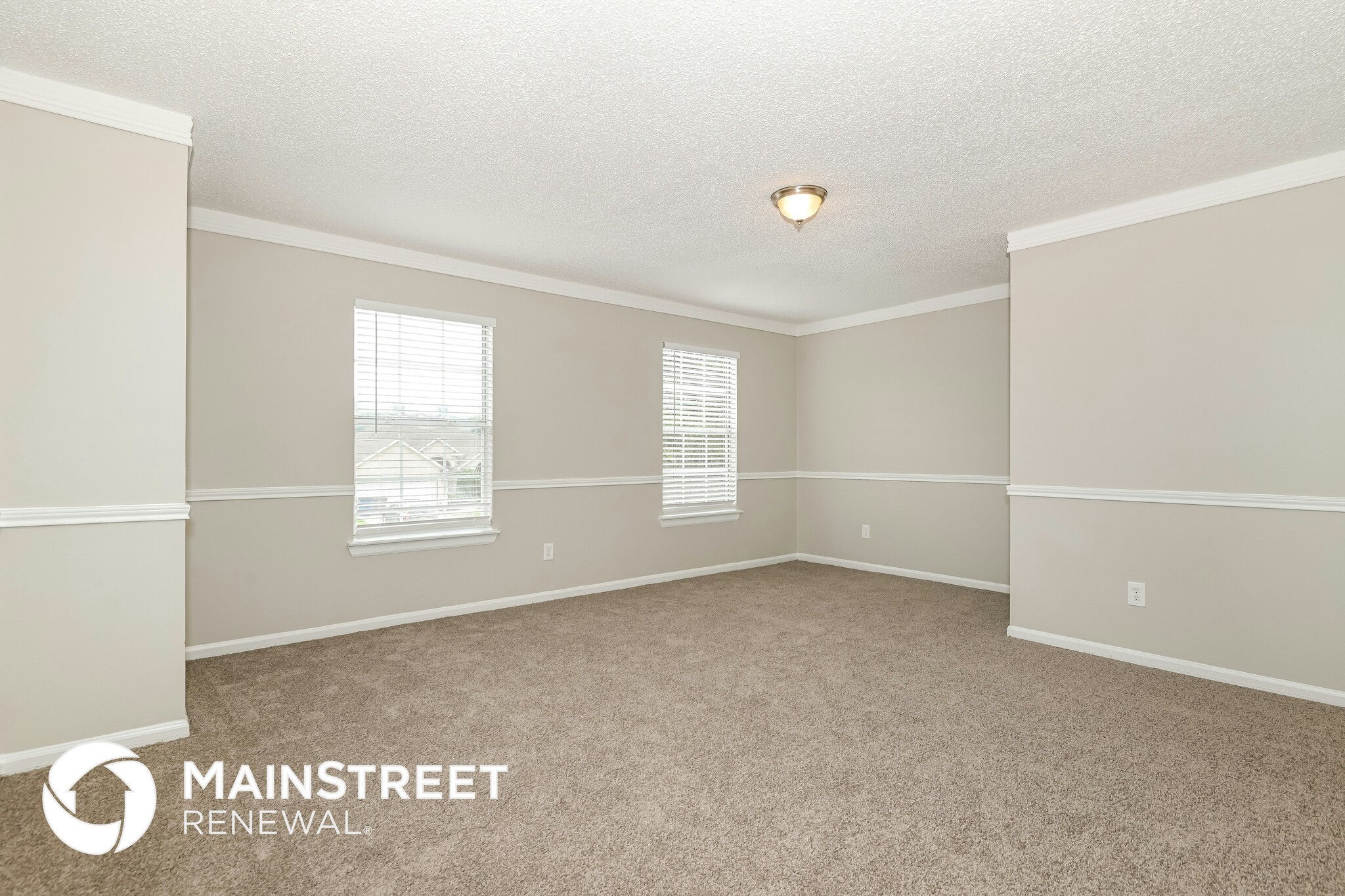 Building Photo - 6355 Knoll Ridge Dr