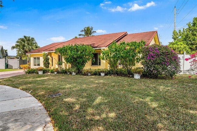 Building Photo - 8619 SW 51st St