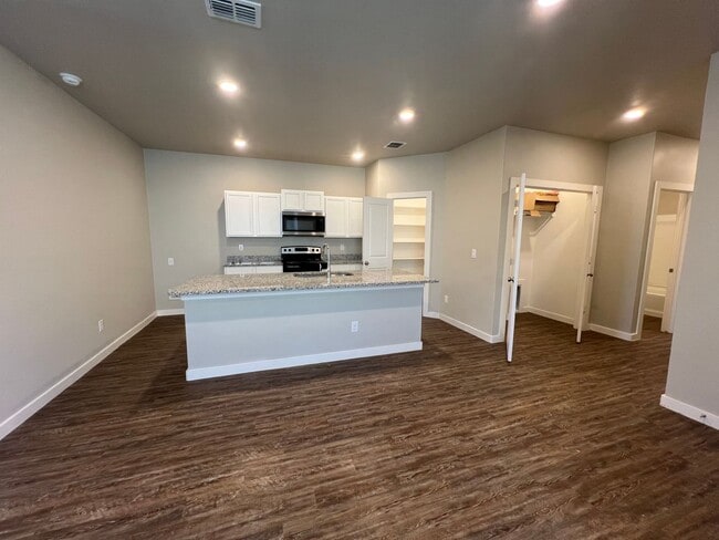 Building Photo - Stylish and Modern 3-Bedroom Duplex for Re...