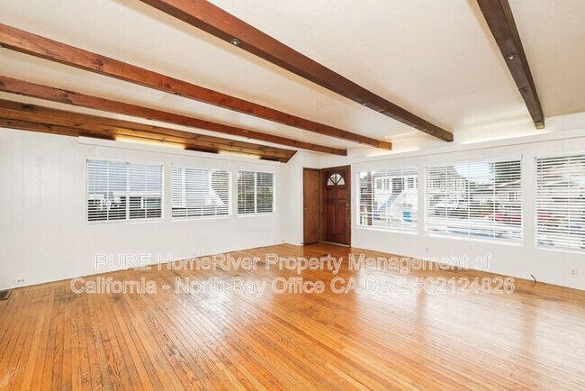 Building Photo - 420 Carrillo St