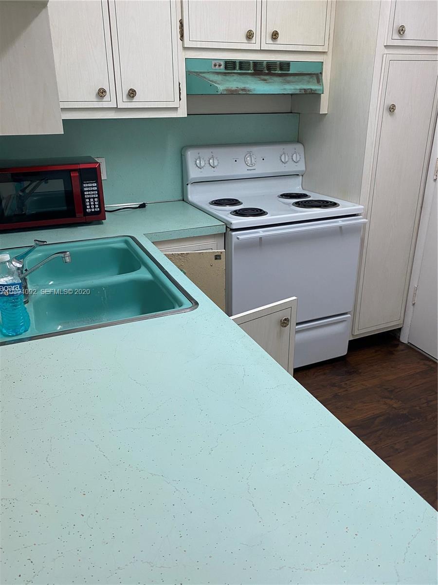 Building Photo - 16701 NE 14th Ave