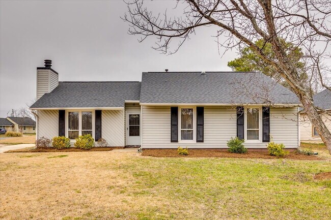 Building Photo - "Fully Furnished Charming 3-Bedroom Home i...