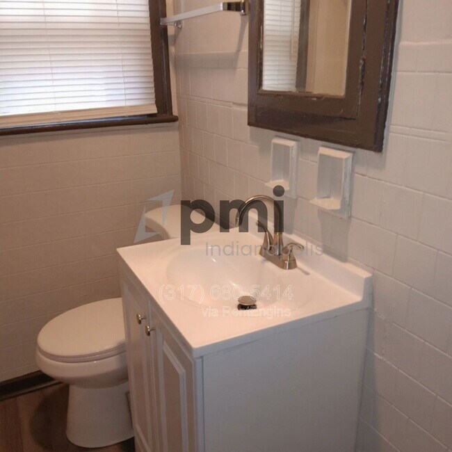 Building Photo - 1619 S Randolph St