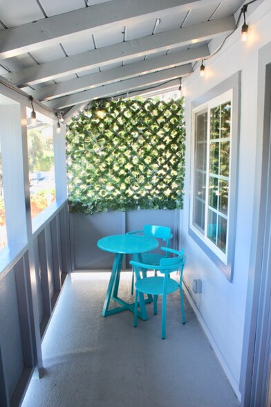 Building Photo - 3477 Del Rey St