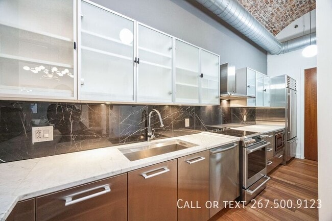 Building Photo - 105 S 12th St