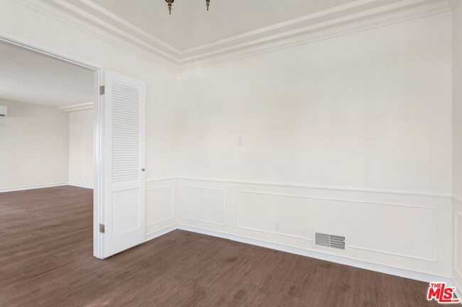 Building Photo - 1154 Cochran Ave