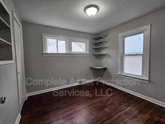 Building Photo - 7209 Catherine St