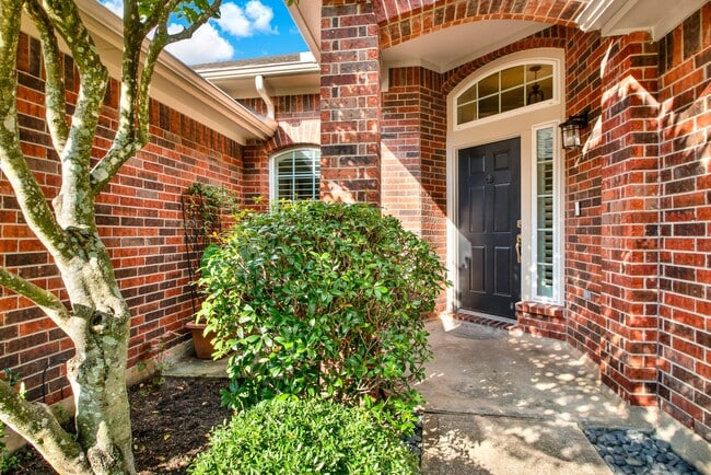 Building Photo - 9226 Fernwillow Dr