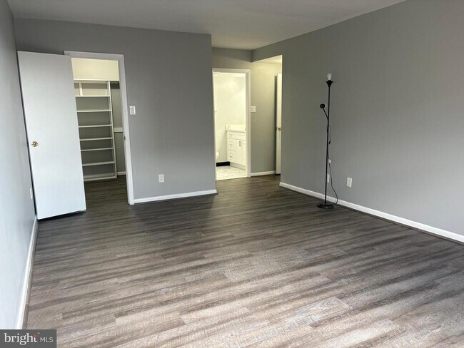 Building Photo - 6317 Park Heights Ave