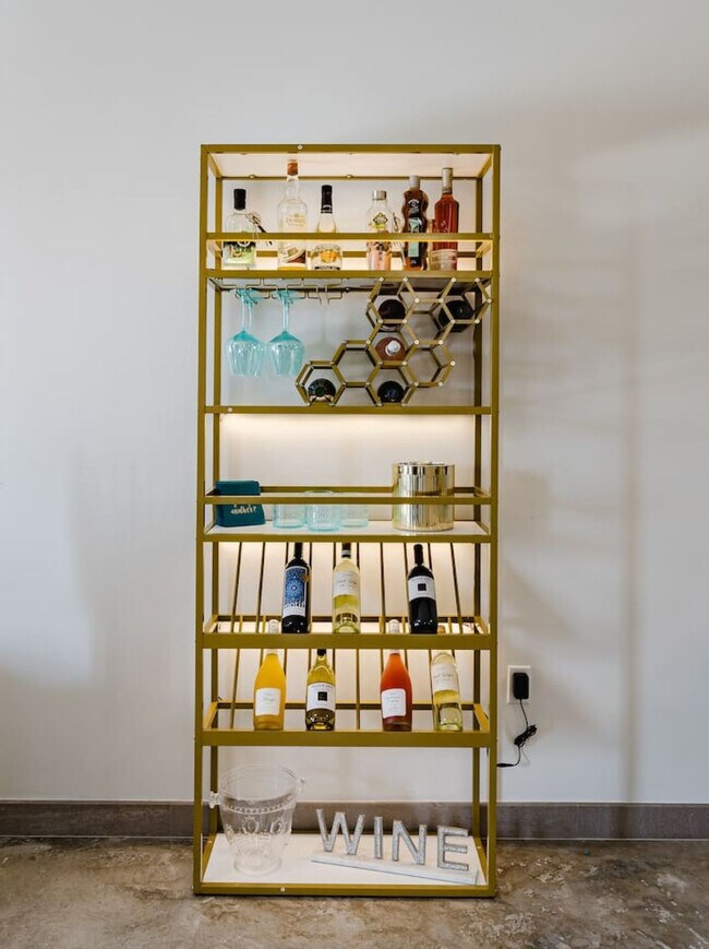 Building Photo - 2750 Griffin Rd