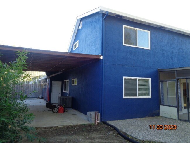 Building Photo - 720 Devonshire Ct