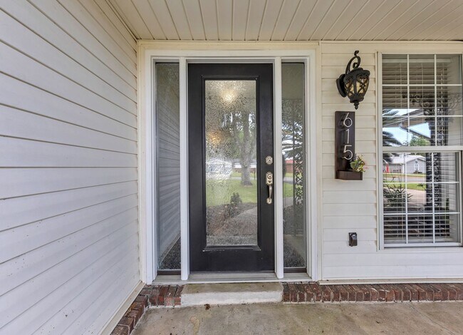 Building Photo - Beautiful 3 Bedroom in Fort Walton Beach