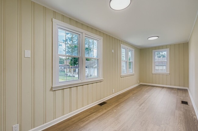 Building Photo - 14827 Kenneth Ave